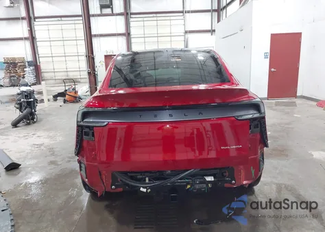 2026 Tesla Model Y Long Range Launch Series/Premium All-Wheel Drive z USA, uszkodzony, nr VIN 7SAYGDEE1TF361353